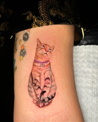 Tatoeages als eerbetoon: eigenaren van huisdieren eren harige vrienden met kl...