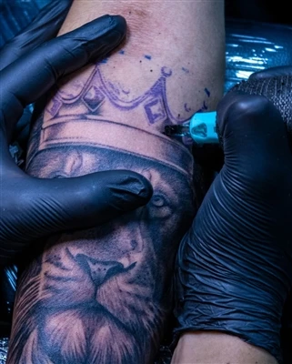 De wetenschap achter tatoeages: hoe inkt permanente kunst wordt (en wat het r...
