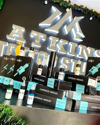Wat zijn de regionale culturele en beleidsverschillen met betrekking tot tato...
