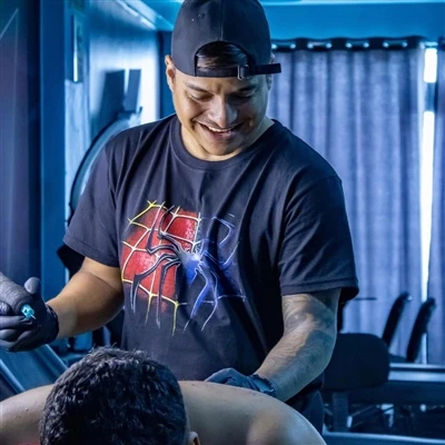 Hoe u uw tattoo -artiest kiest