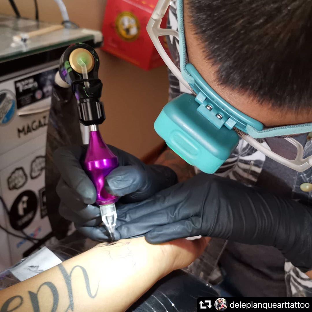 Peru Tattoo Artist Kies Spark Cartridges